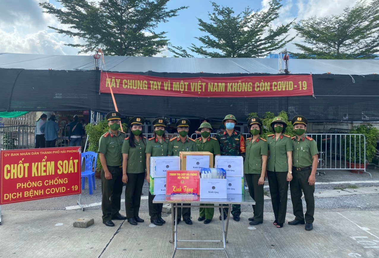 Hội phụ nữ Thanh tra CATP hưởng ứng phong trào thi đua phòng, chống dịch